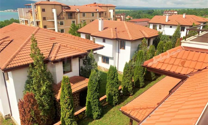 Продава КЪЩА в област Варна, гр. Бяла - 172 кв.м / 169 000 € » 330 535.27 лв., СУПРИММО ОФИСИ В СТРАНАТА