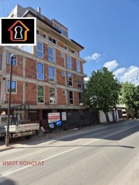 Продава 3-стаен град Враца Център - [1] 