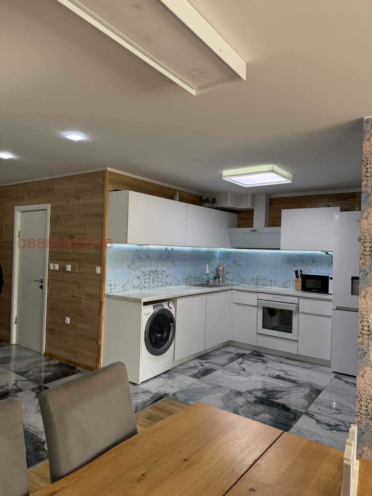 Продава МНОГОСТАЕН, гр. Русе, Център, снимка 2 - Апартаменти - 56172183