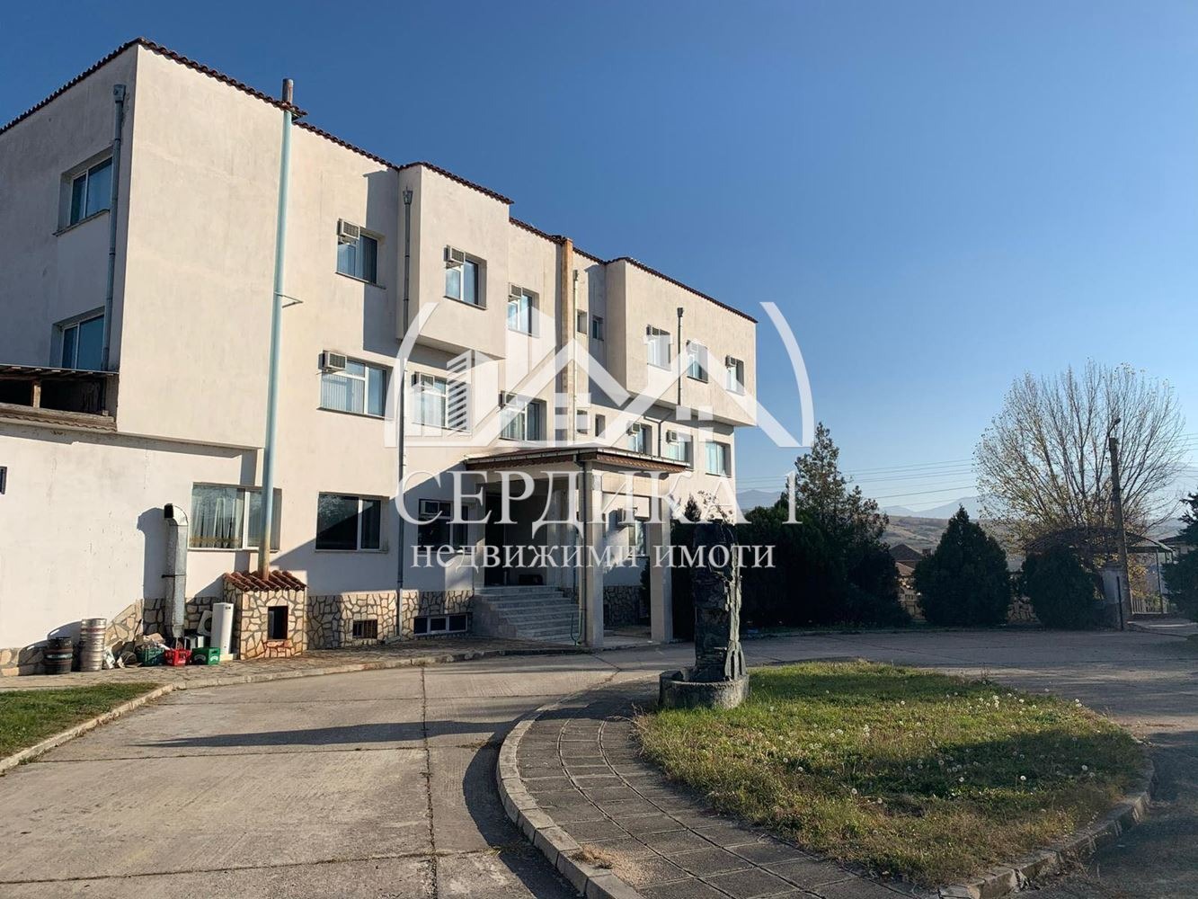 Продава ХОТЕЛ, с. Катунци, област Благоевград, снимка 2 - Хотели - 54024208