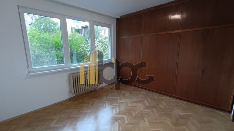 Продава 4-СТАЕН, гр. София, Медицинска академия, снимка 3 - Aпартаменти - 47405018