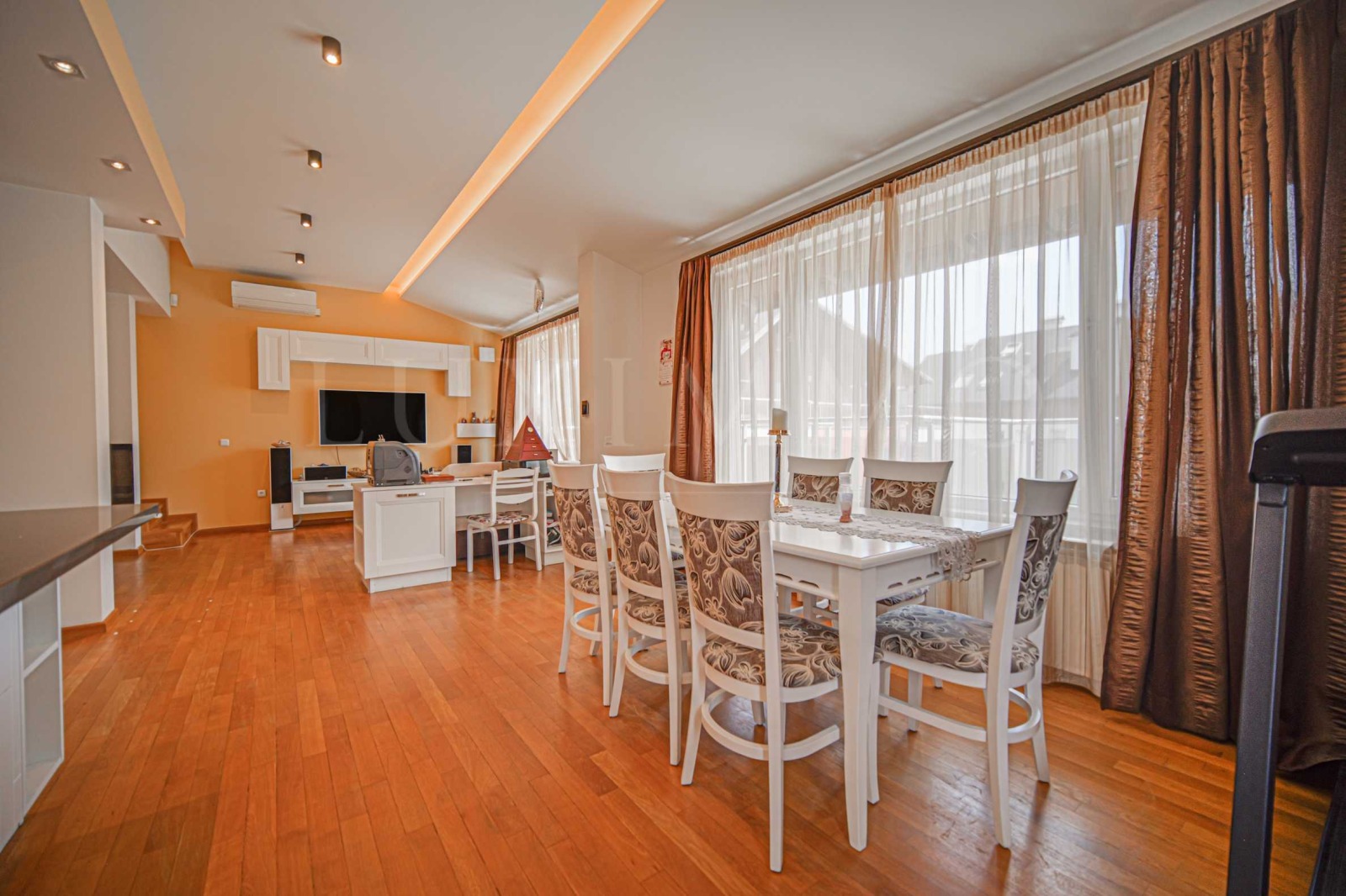 Продава 4-СТАЕН, гр. София, Кръстова вада, снимка 2 - Апартаменти - 52077987