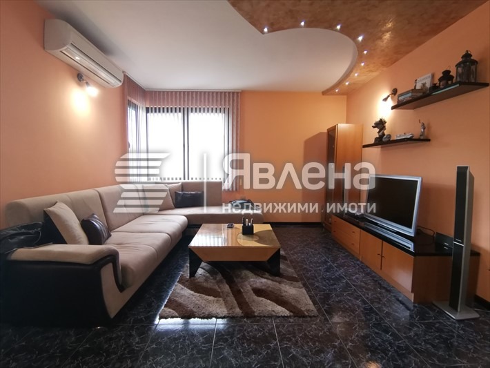 Продава 3-СТАЕН, гр. Пловдив, Младежки Хълм, снимка 1 - Aпартаменти - 47671058