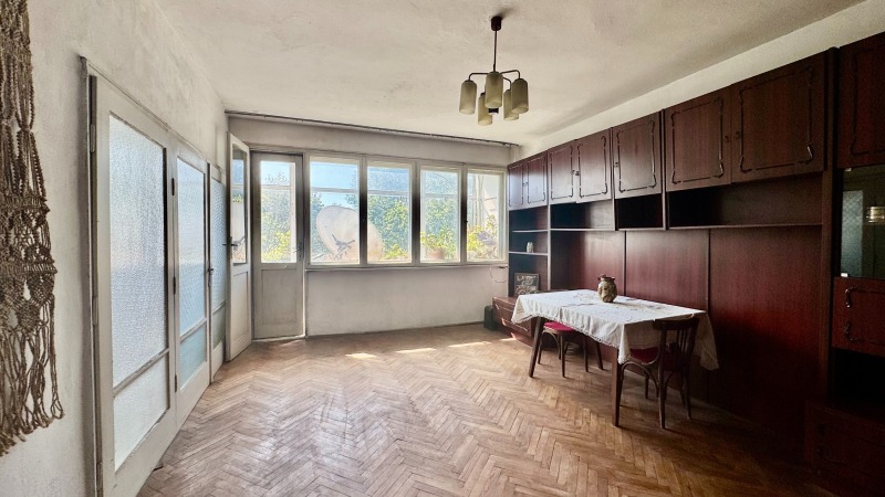 Продава  3-стаен град Добрич , Център , 102 кв.м | 24102476