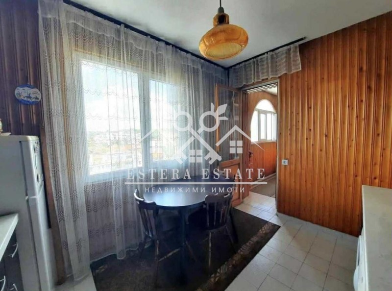 Продава 4-СТАЕН, гр. Шумен, Пазара, снимка 6 - Апартаменти - 52128855