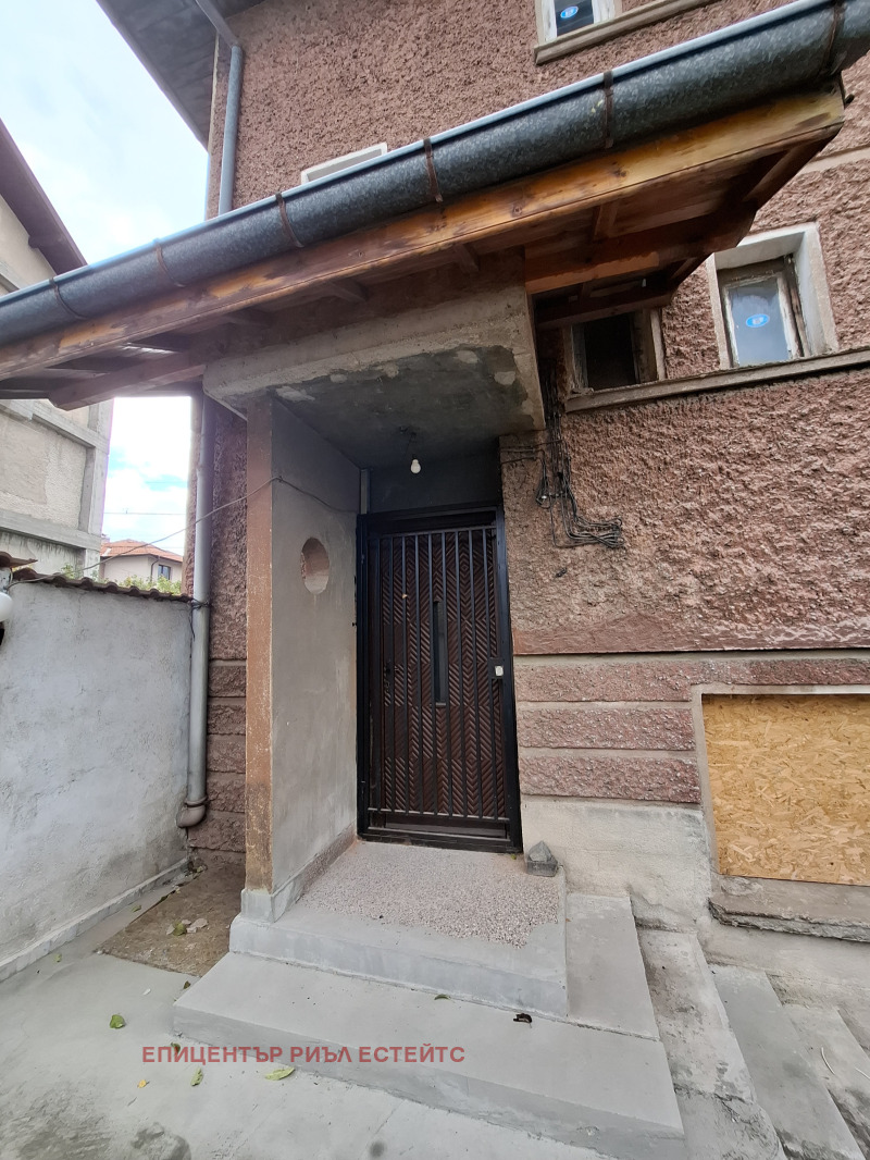 Продава КЪЩА, гр. Перник, Ралица, снимка 3 - Къщи - 52168085