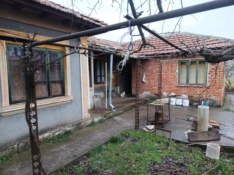 Продава КЪЩА, с. Гурково, област Добрич, снимка 2 - Къщи - 52806675