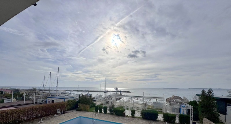 Продава 4-СТАЕН, област Бургас, гр. Свети Влас • 297900 € / 582641.76 лв. • 62122637 1