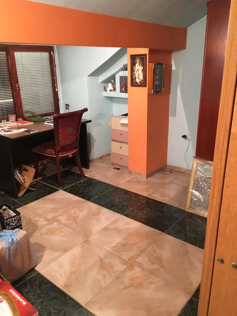 Eladó  Bérlakás Plovdiv , Karsijaka , 220 négyzetméter | 37813215 - kép [4]