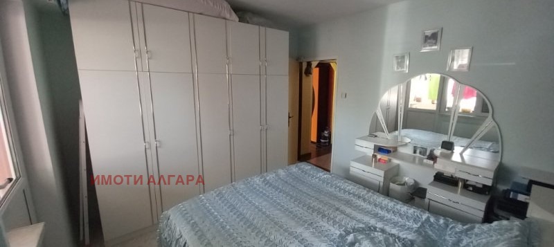 Продава 3-СТАЕН, гр. Шумен, Тракия, снимка 11 - Aпартаменти - 49427702