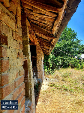 Maison Ostritsa, région Roussé 5