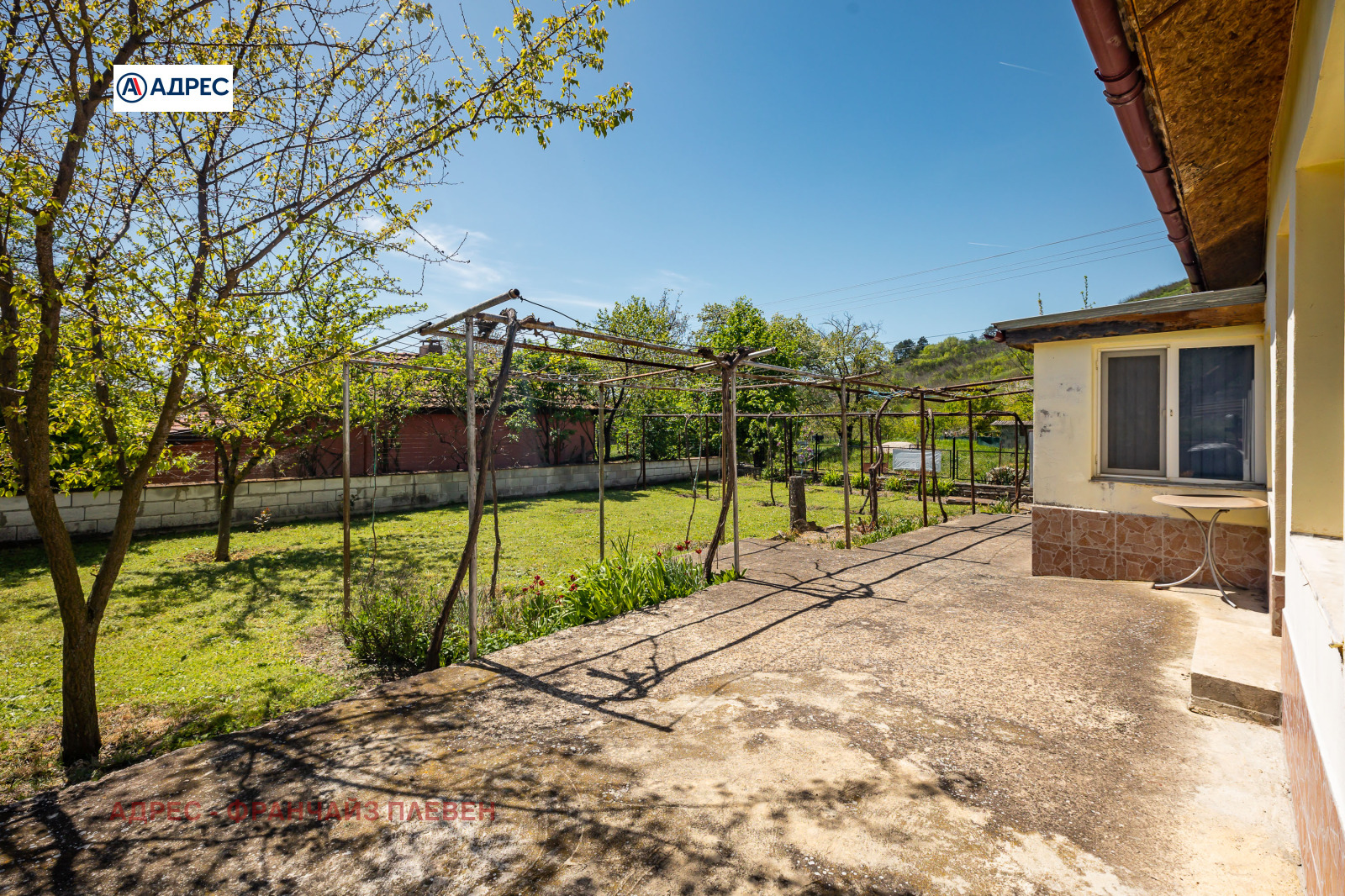 Продава КЪЩА, гр. Плевен, м-т Стражата, снимка 3 - Къщи - 55048412