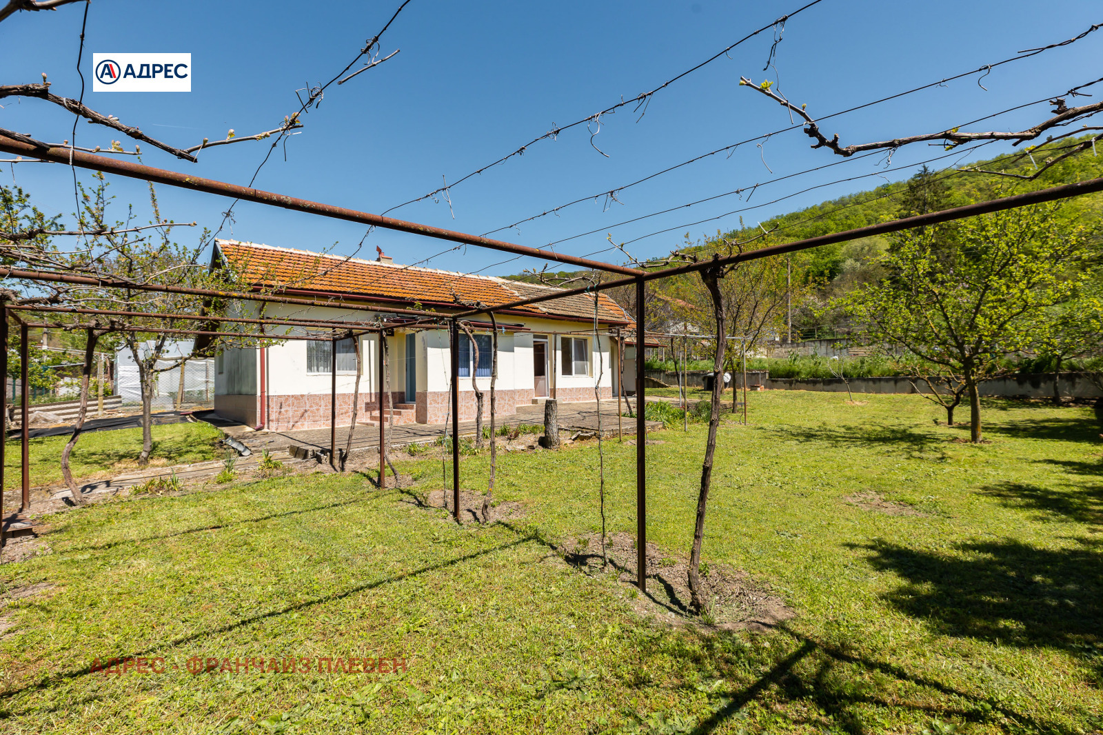 Продава КЪЩА, гр. Плевен, м-т Стражата, снимка 4 - Къщи - 55048412