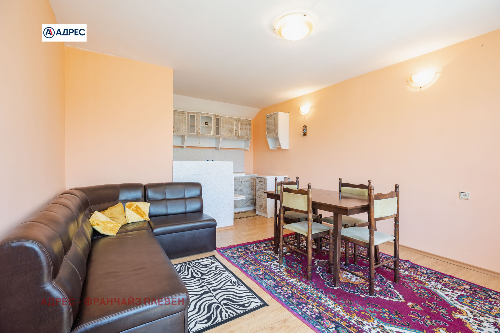 Продава КЪЩА, гр. Плевен, м-т Стражата, снимка 6 - Къщи - 55048412