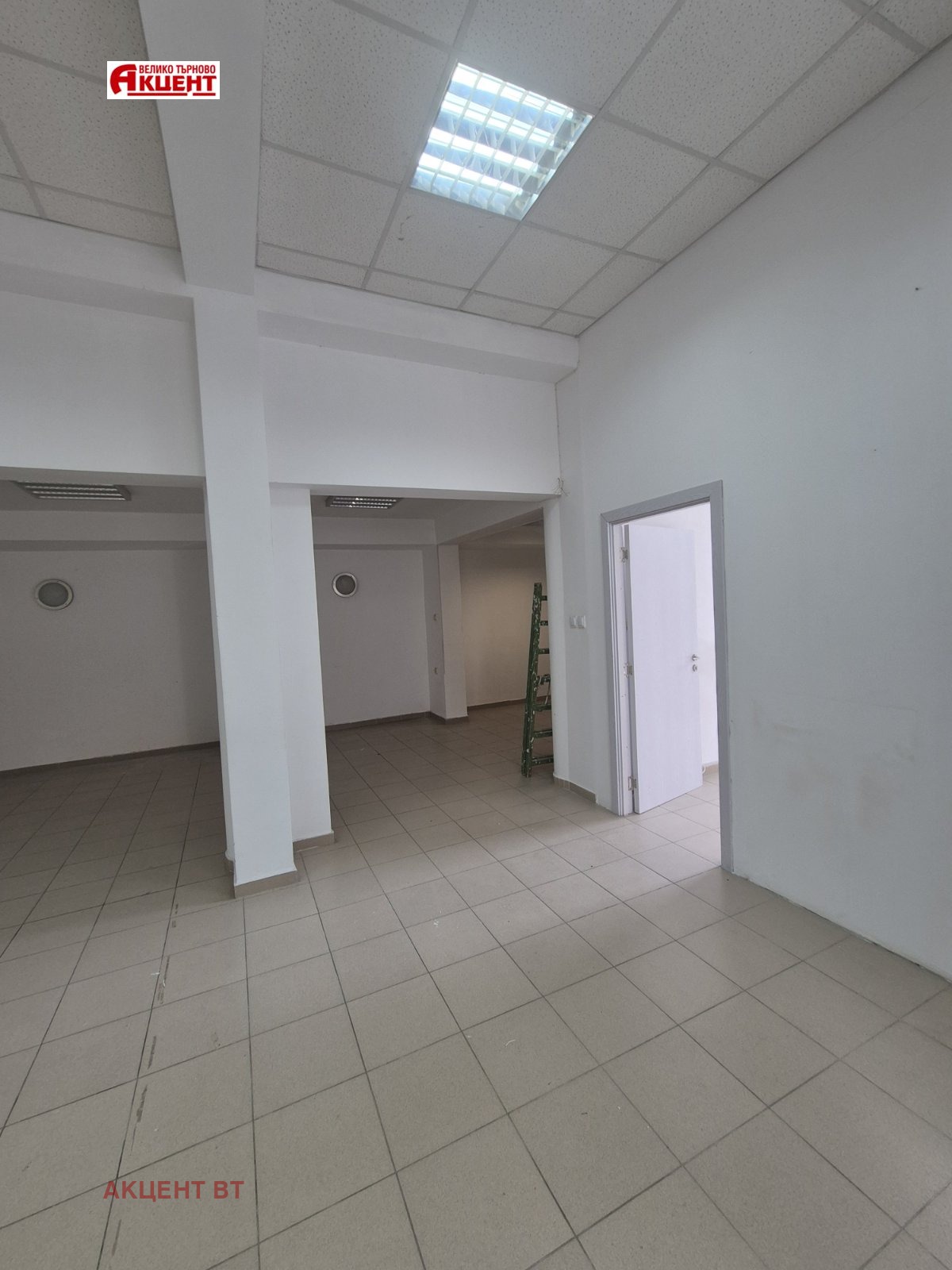 Продава МАГАЗИН, гр. Велико Търново, Център, снимка 2 - Магазини - 53647867