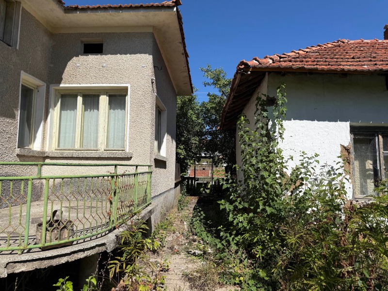 Продава КЪЩА в област Монтана, с. Медковец - 125 кв.м / 19 999 € » 39 114.64 лв., АЛЕС КОНСУЛТ ЕООД