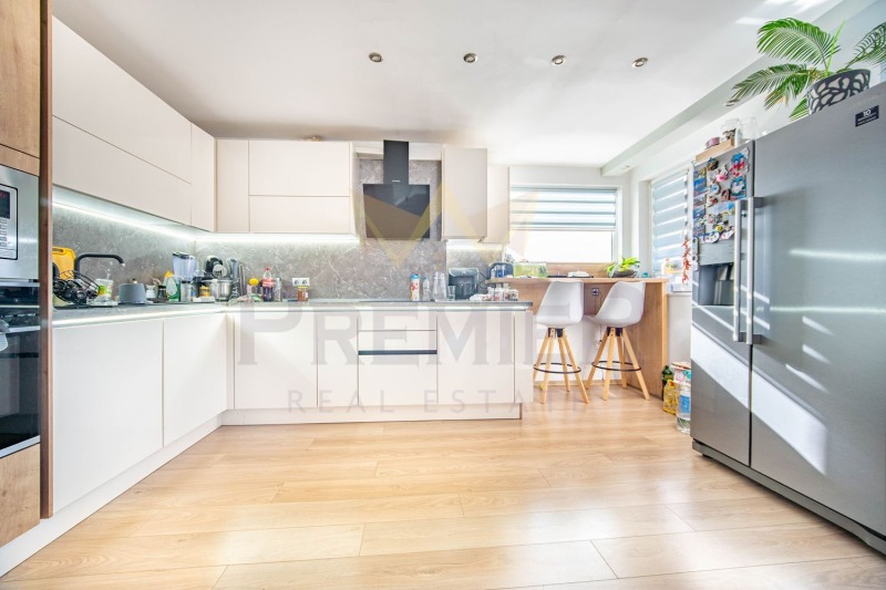 Продава МНОГОСТАЕН, гр. Бургас, Възраждане, снимка 3 - Апартаменти - 52550246