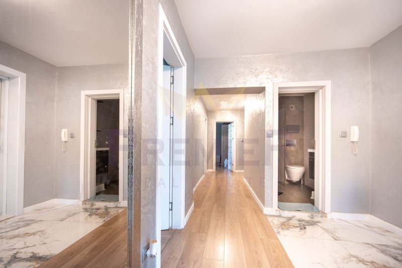 Продава МНОГОСТАЕН, гр. Бургас, Възраждане, снимка 10 - Апартаменти - 52550246