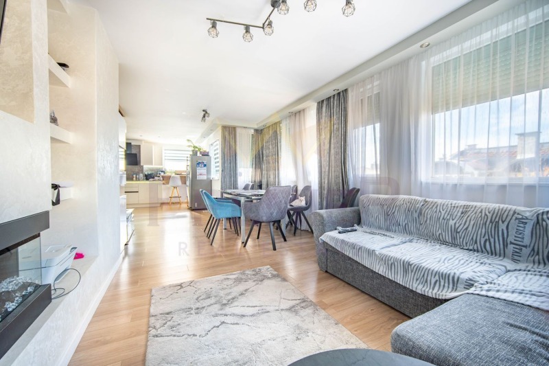 Продава МНОГОСТАЕН, гр. Бургас, Възраждане, снимка 8 - Апартаменти - 52550246