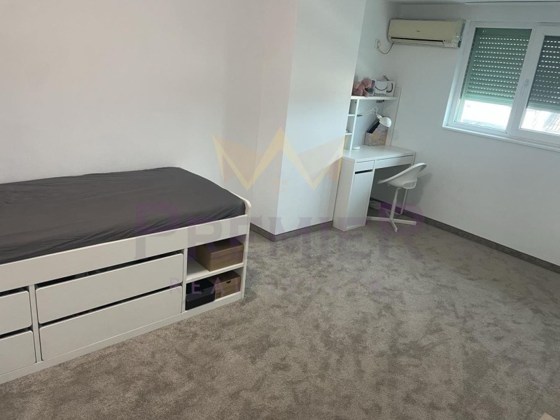 Продава МНОГОСТАЕН, гр. Бургас, Възраждане, снимка 16 - Апартаменти - 52550246