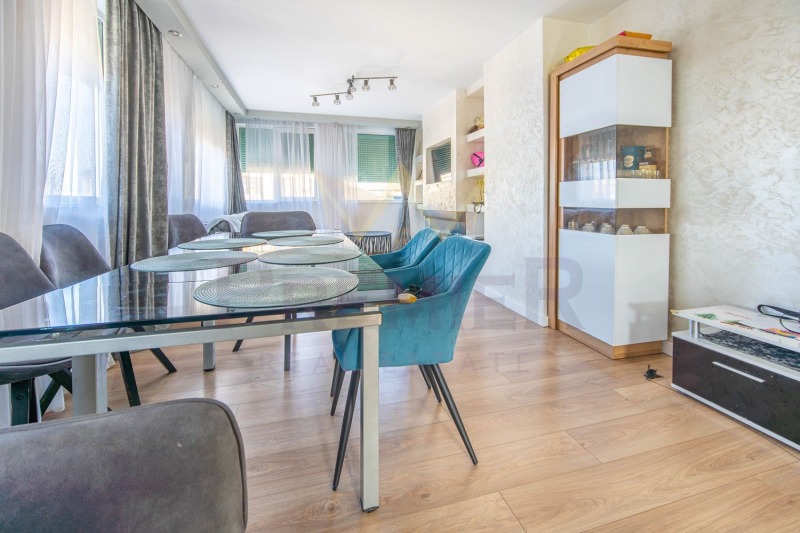 Продава МНОГОСТАЕН, гр. Бургас, Възраждане, снимка 2 - Апартаменти - 52550246