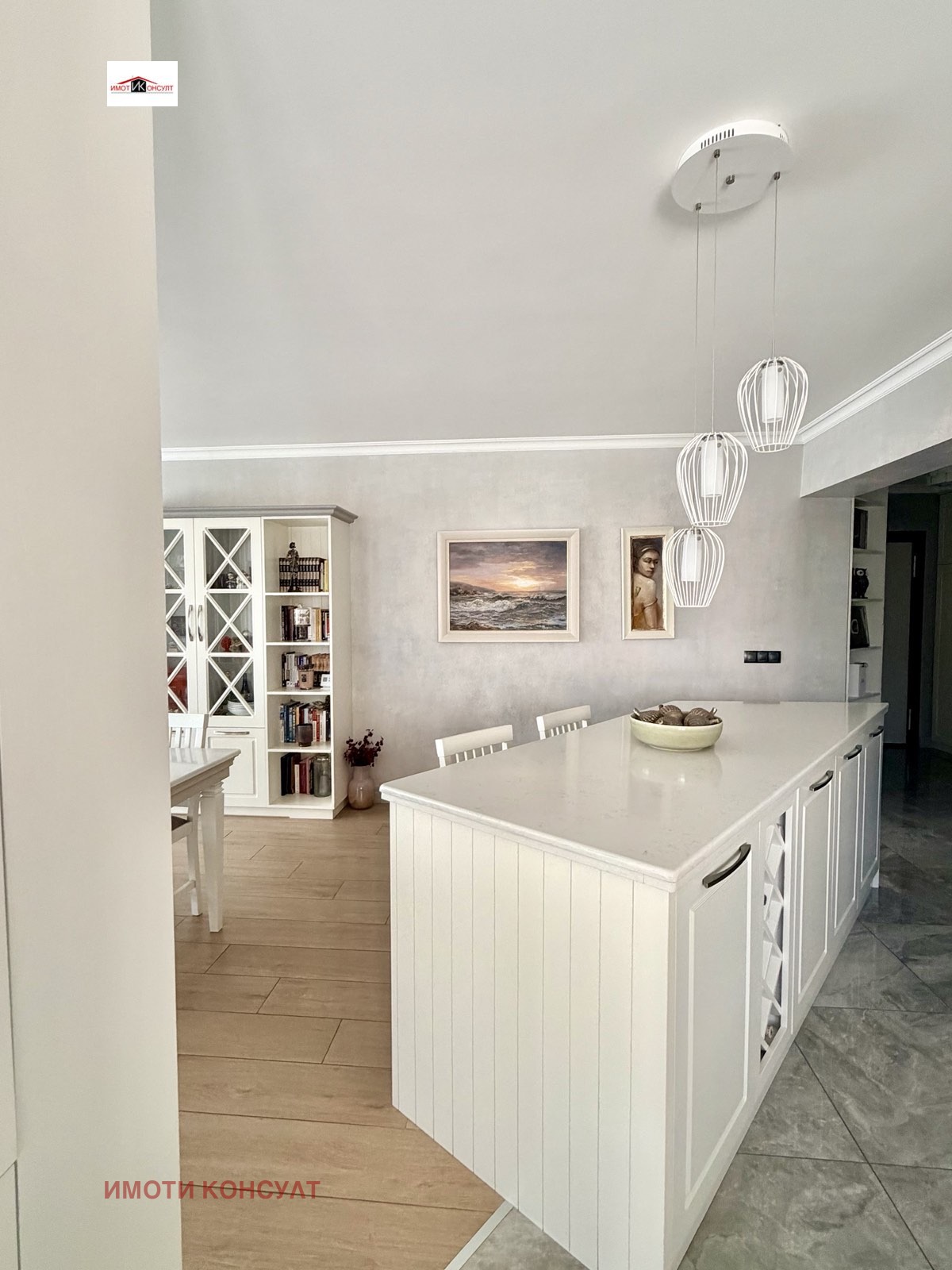 Продава МНОГОСТАЕН, гр. Велико Търново, Център