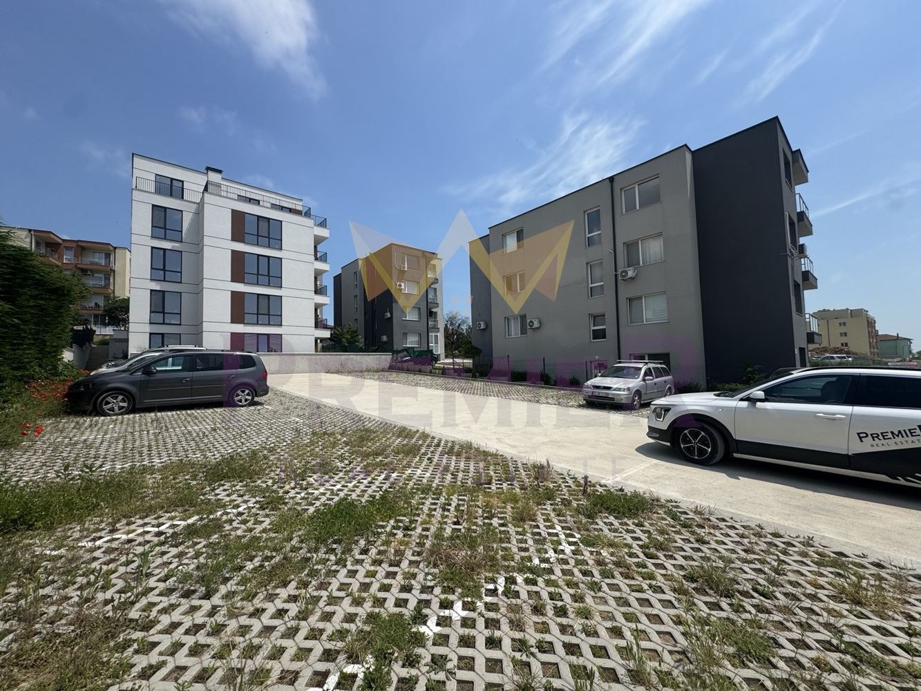 Продава ГАРАЖ, ПАРКОМЯСТО, гр. Варна, Възраждане 3