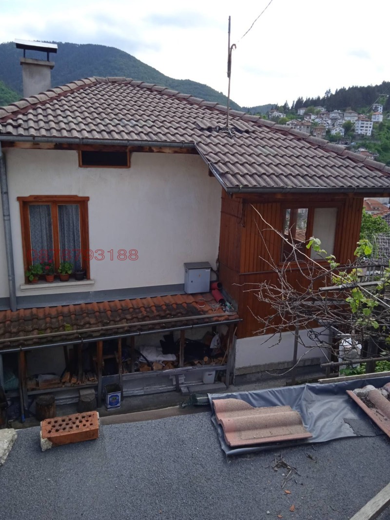 Продава КЪЩА, гр. Смолян, Устово, снимка 2 - Къщи - 53098396