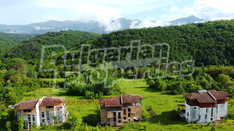 Продава  Хотел област Габрово , с. Кръвеник , 2172 кв.м | 99281198 - изображение [2]