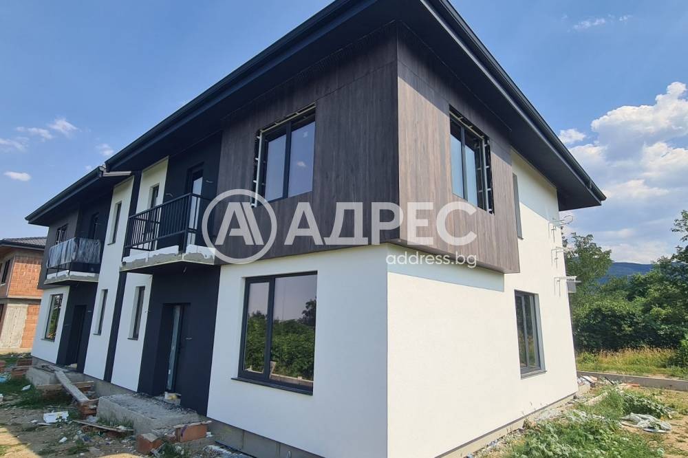 Продава КЪЩА, с. Марково, област Пловдив, снимка 2 - Къщи - 55612479