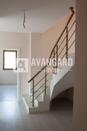 Maisonette m-t Alen mak, Varna 12