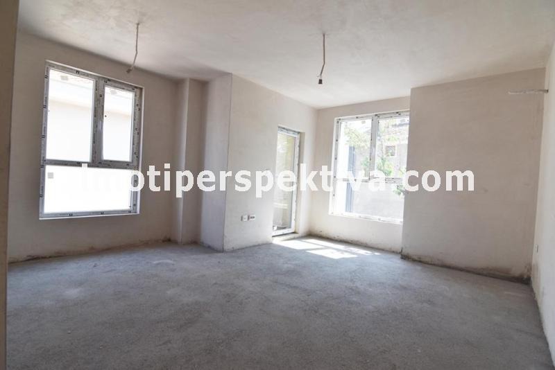 Продава 2-СТАЕН, гр. Пловдив, Кючук Париж, снимка 2 - Апартаменти - 48628383