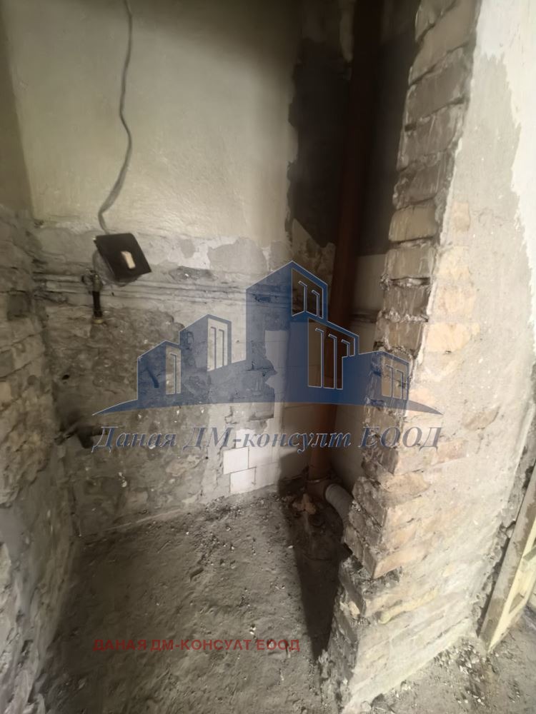 Продава ЕТАЖ ОТ КЪЩА, гр. Шумен, Добруджански, снимка 4 - Етаж от къща - 52450435