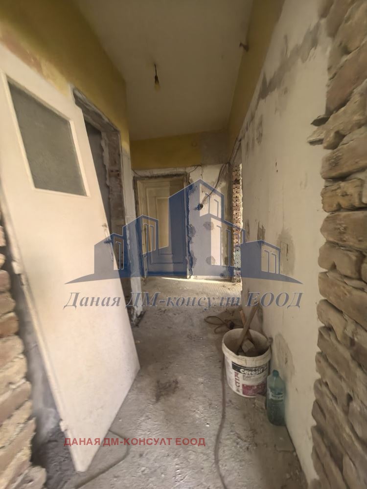 Продава ЕТАЖ ОТ КЪЩА, гр. Шумен, Добруджански, снимка 6 - Етаж от къща - 52450435