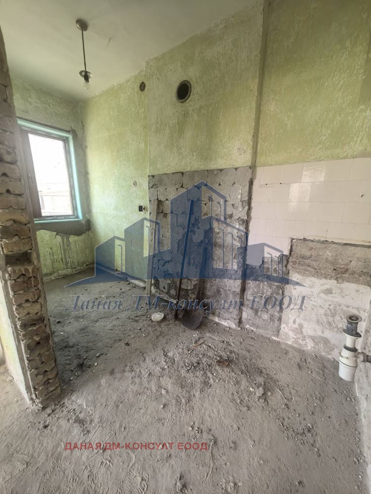 Продава ЕТАЖ ОТ КЪЩА, гр. Шумен, Добруджански, снимка 11 - Етаж от къща - 52450435