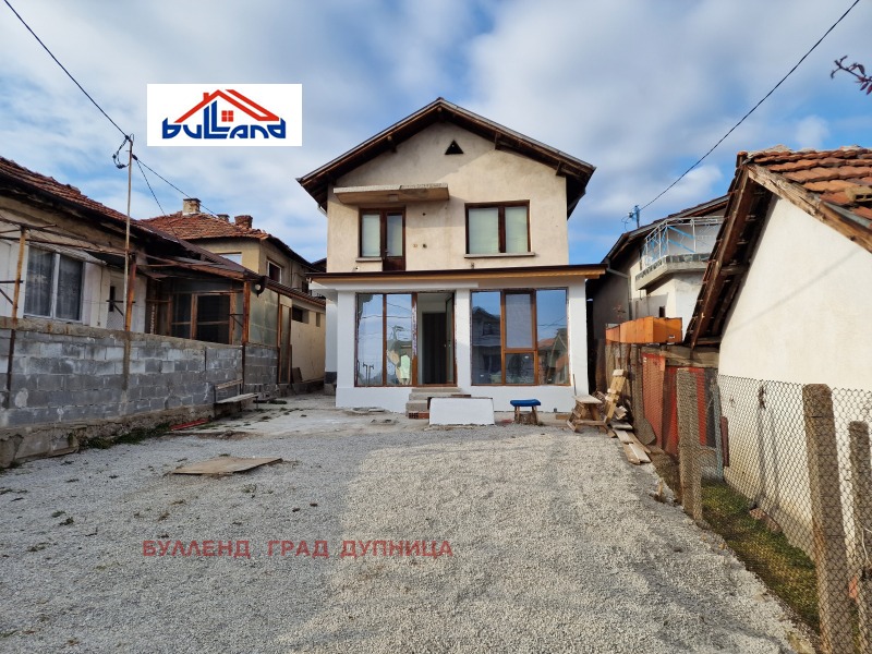 Продава КЪЩА, гр. Дупница, област Кюстендил, снимка 1 - Къщи - 49160848