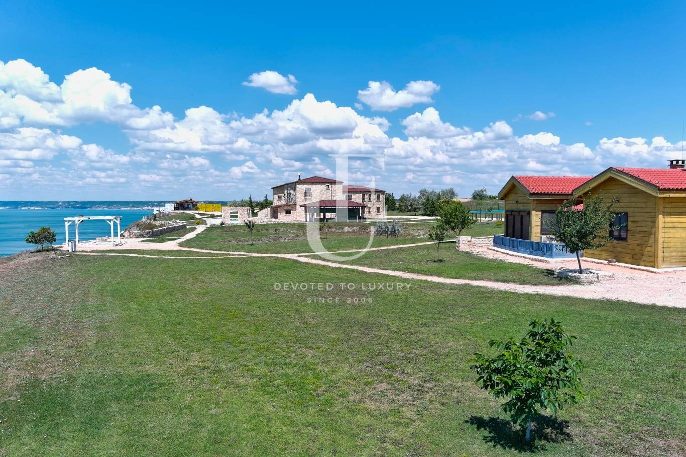 Продава КЪЩА, гр. Каварна, област Добрич, снимка 2 - Къщи - 40655636