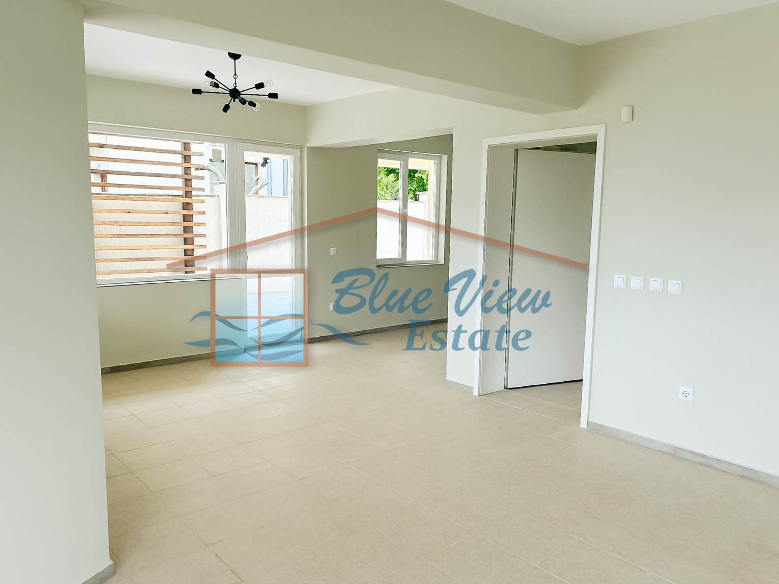 Продава КЪЩА, гр. Балчик, област Добрич, снимка 6 - Къщи - 53845526