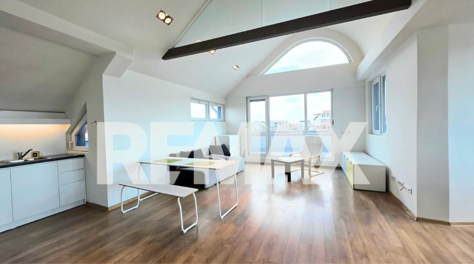 Продава 2-СТАЕН, гр. Пловдив, Център, снимка 2 - Апартаменти - 54204267