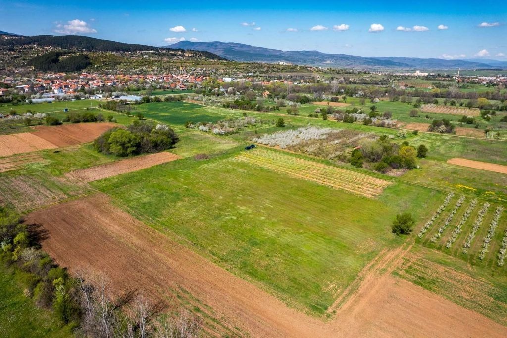 Продава ПАРЦЕЛ, с. Слокощица, област Кюстендил