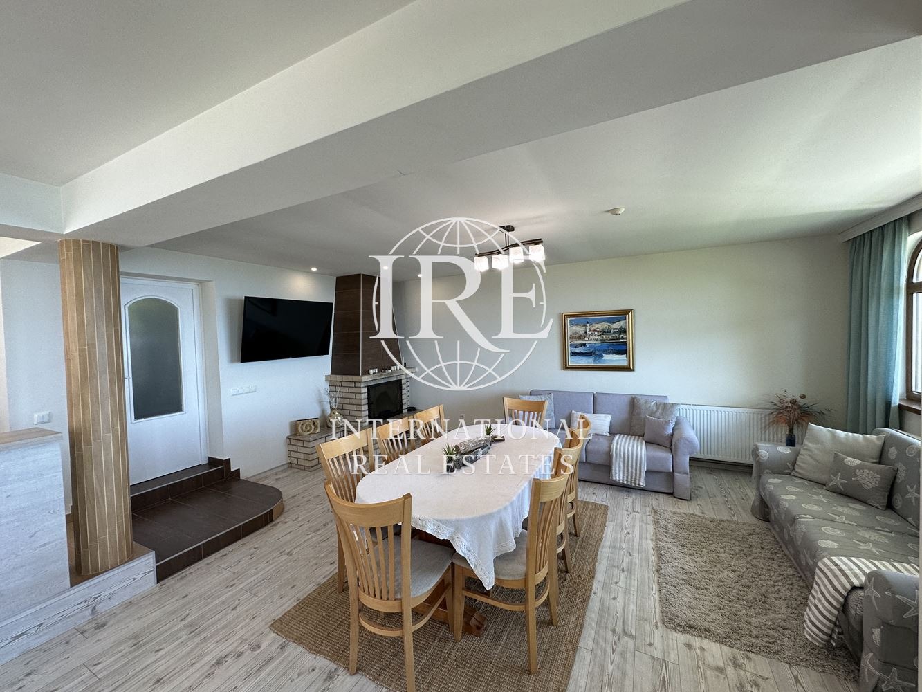 Продава КЪЩА, гр. Балчик, област Добрич, снимка 10 - Къщи - 53997233