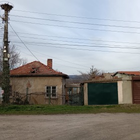 КЪЩА, 64 m2