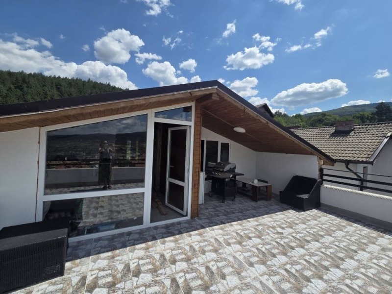 Продава  Етаж от къща град Кюстендил , Колуша , 190 кв.м | 95029917