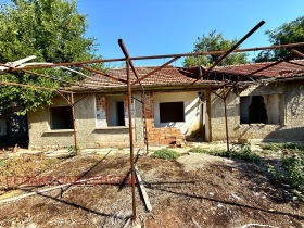 House Polikraishte, region Veliko Tarnovo
