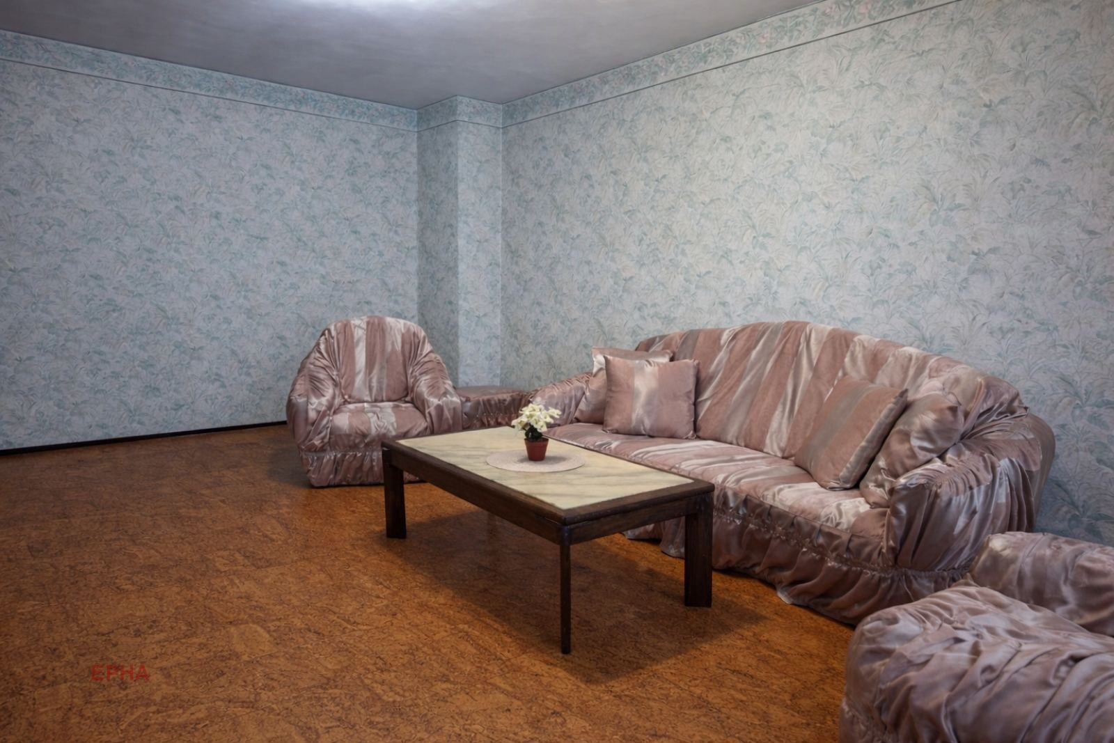 Продава МНОГОСТАЕН, гр. Хасково, Бадема, снимка 2 - Апартаменти - 54063792