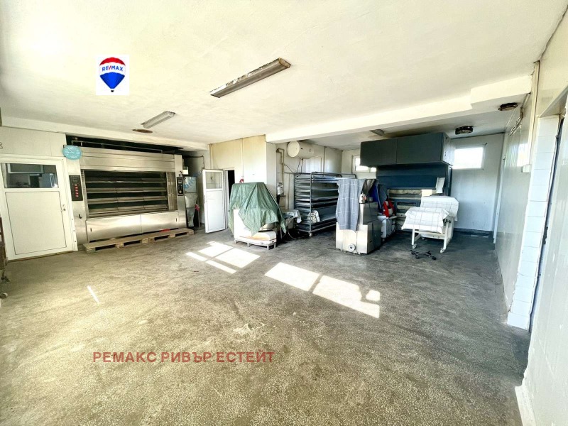 Продава САМОСТОЯТЕЛНА СГРАДА в област Русе, с. Обретеник - 330 кв.м / 143 000 € » 279 683.69 лв., РЕМАКС РИВЪР ЕСТЕЙТ