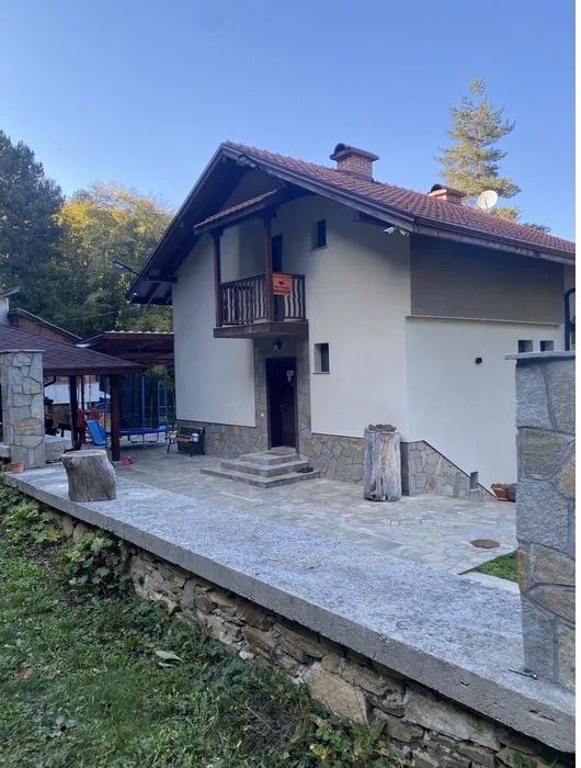 Продава КЪЩА, с. Яврово, област Пловдив, снимка 2 - Къщи - 55389504