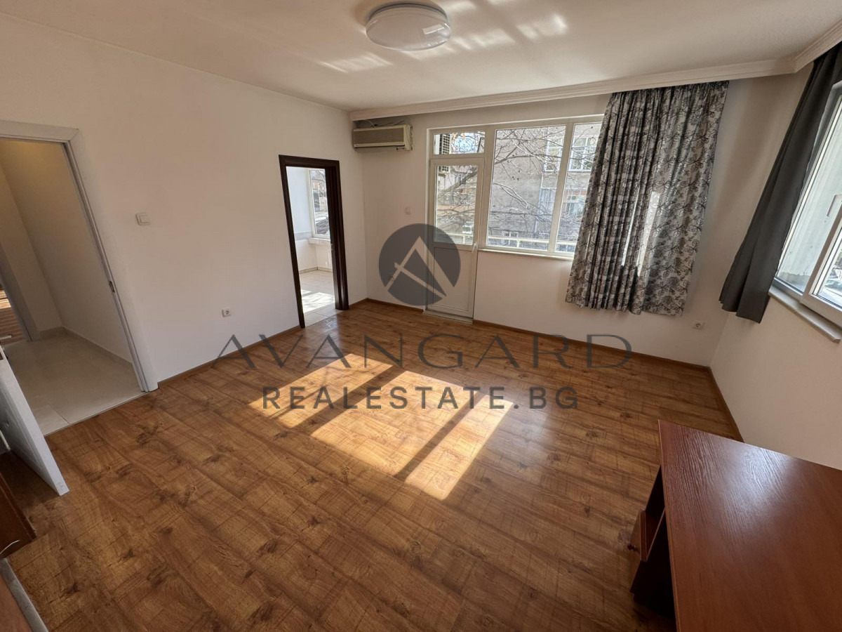 Продава МНОГОСТАЕН, гр. Пловдив, Кючук Париж, снимка 2 - Апартаменти - 52653186