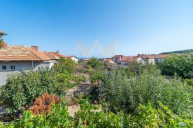 Hus Golv Vinica, Varna 8