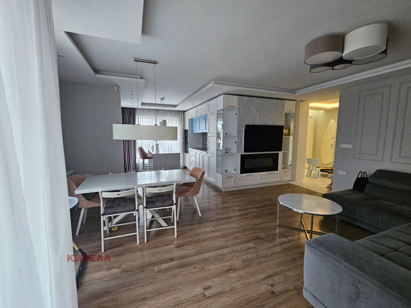 Продава  4-стаен град Плевен , Идеален център , 135 кв.м | 82539140 - изображение [3]